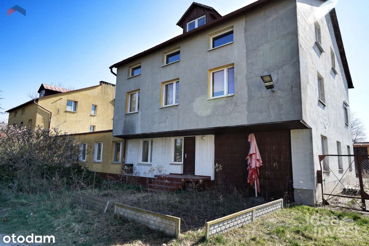 Duży dom w zabudowie bliźniaczej z potencjałem-19