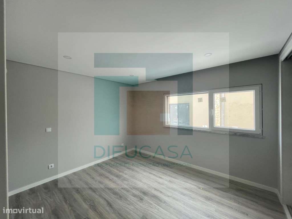 R235 - MORADIA PRONTA T4 - Grande imagem: 4/25