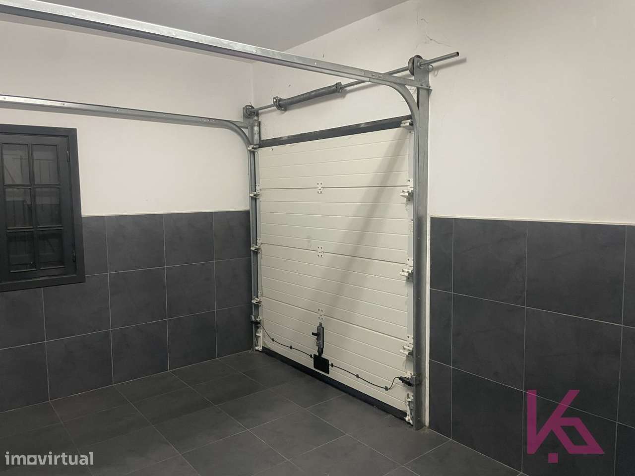 MORADIA T4 com Armazém-18