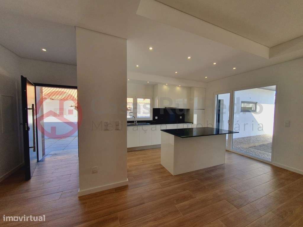 Moradia Térrea T3 Isolada com garagem - Grande imagem: 2/38