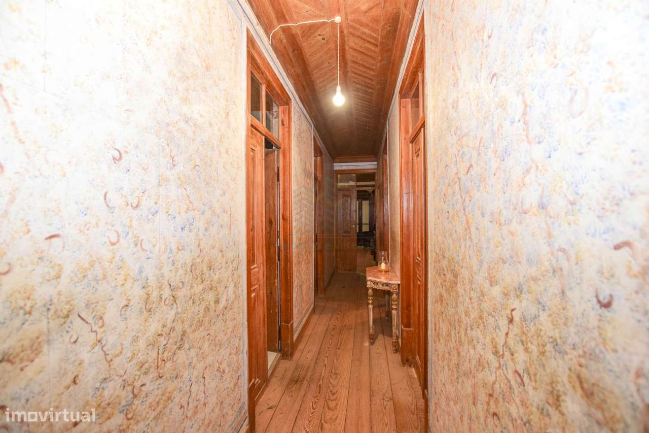 Moradia T7 com Garagem e Armazém - Alcorochel - Torres Novas-14