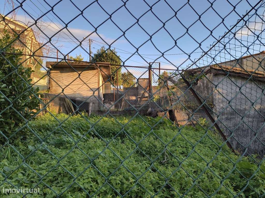 Terreno com casa para restaurar-6