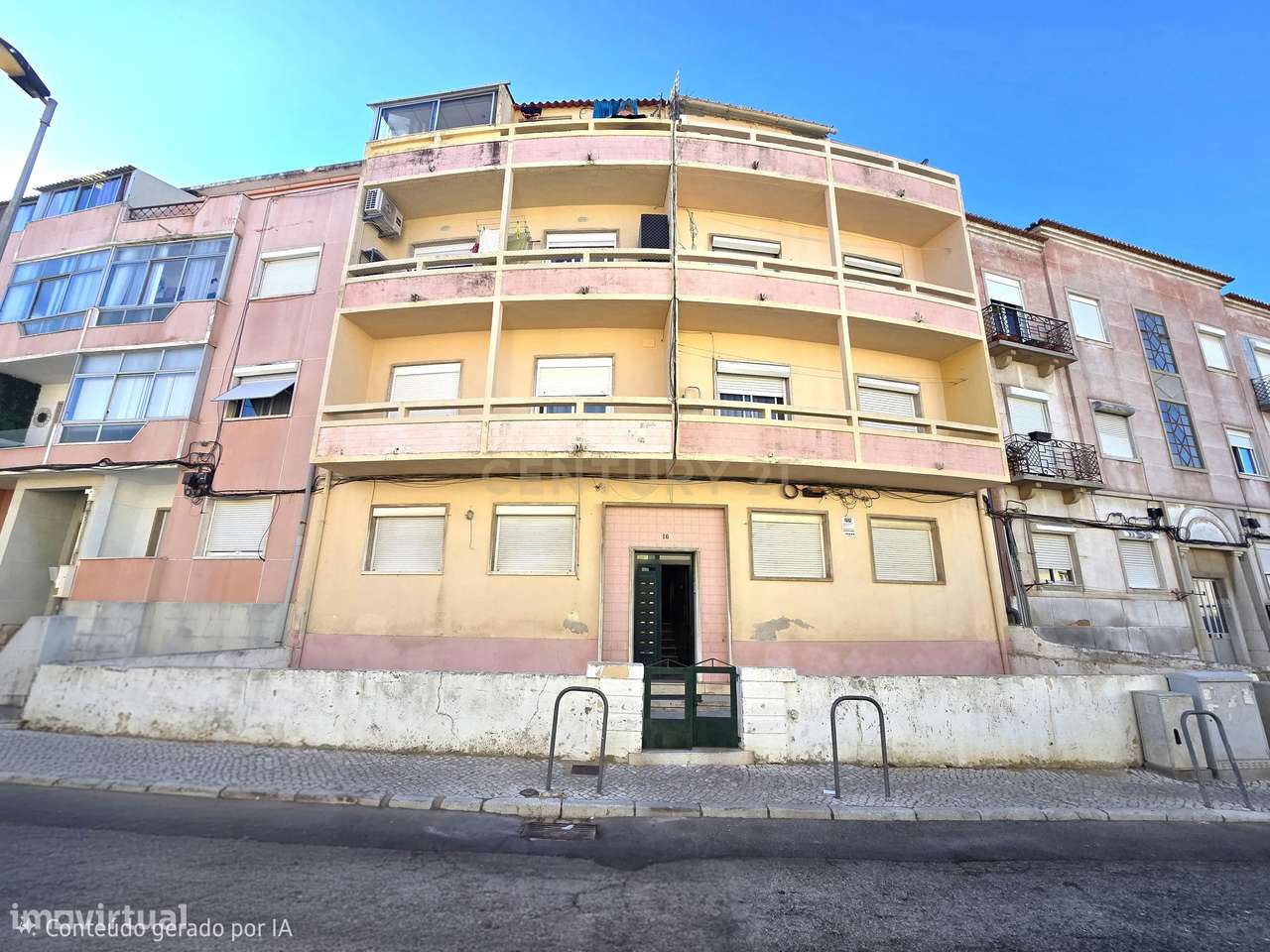 Apartamento T1 com Vista rio no centro de Almada-12