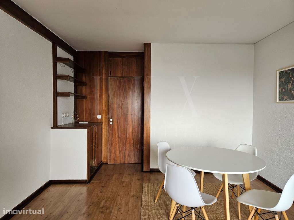 APARTAMENTO T1 EM CARCAVELOS COM VISTA MAR 1ª LINHA A 200m DA PRAIA-13