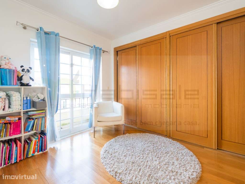 Moradia T5 com Jardim, Garagem ampla e Espaço para Piscina-24