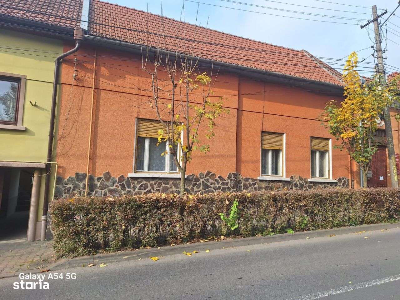 Oferta casa langa Poli 2, 7 arii teren, pivnita, 3 camere , asfalt - Imagine principală: 5/14