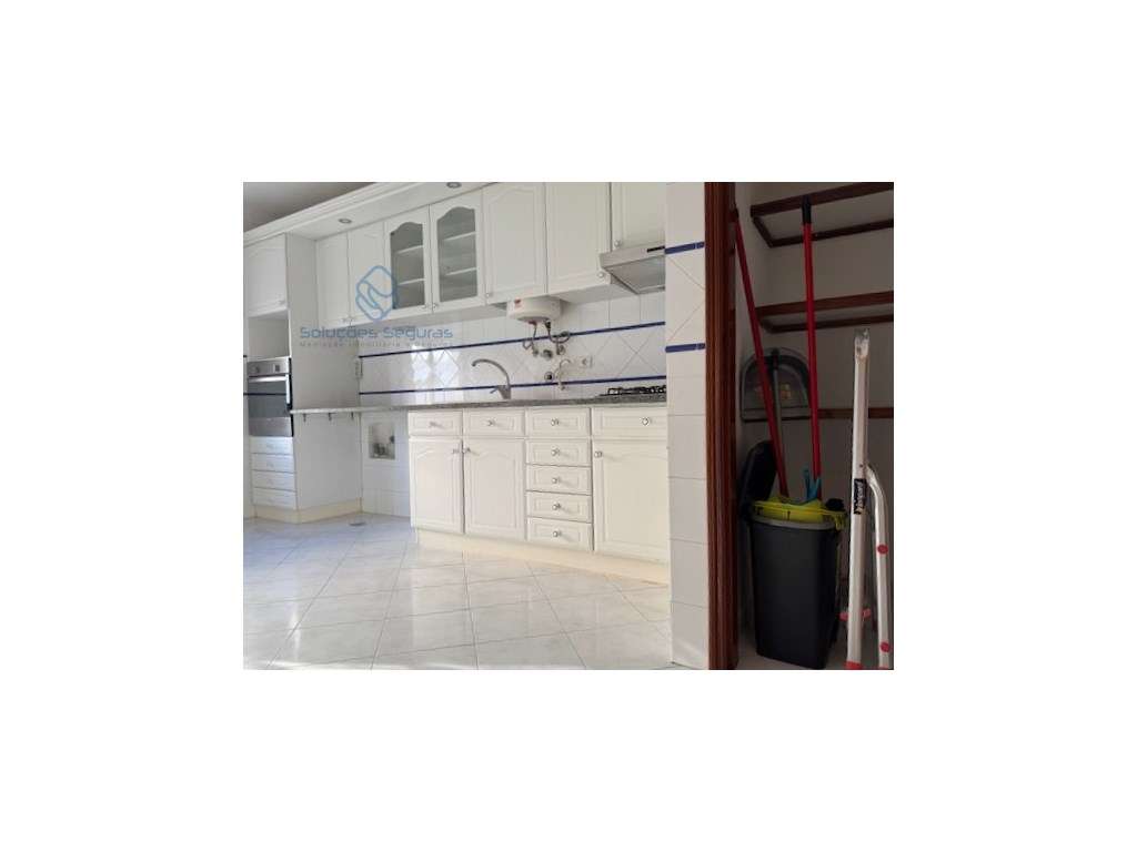 Apartamento T3 | Arrecadação | RC-8