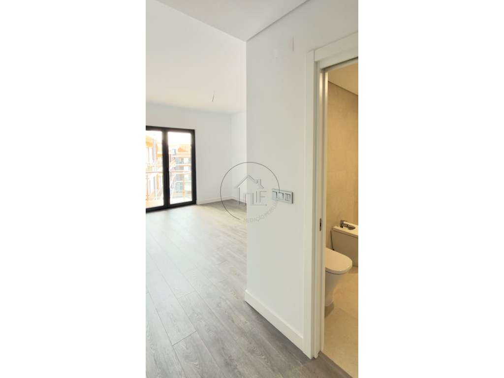 Apartamento T2 Duplex Novo Pinhal Novo-18
