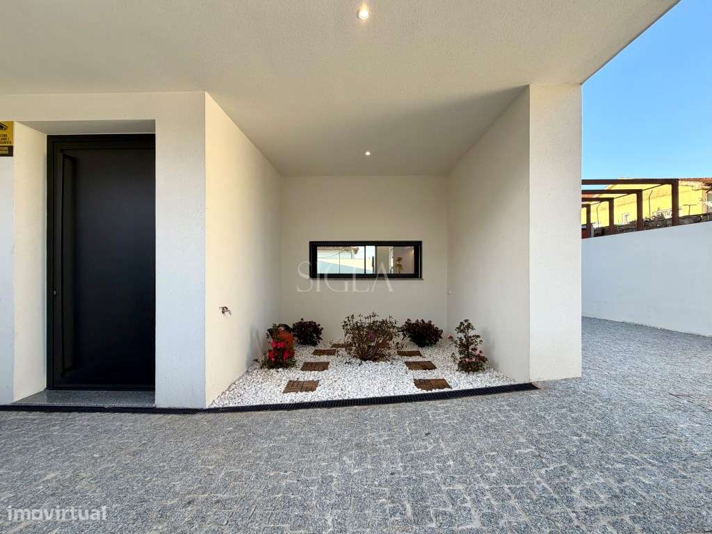 Moradia em Oliveira do Douro - Grande imagem: 3/33