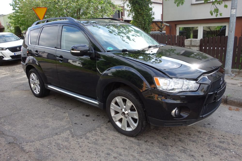Mitsubishi Outlander II 2.2 DI-D 4WD Instyle 2011