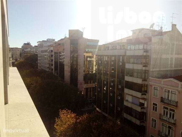 Vendo T1 novo com estacionamento Avenidas novas - Grande imagem: 2/7