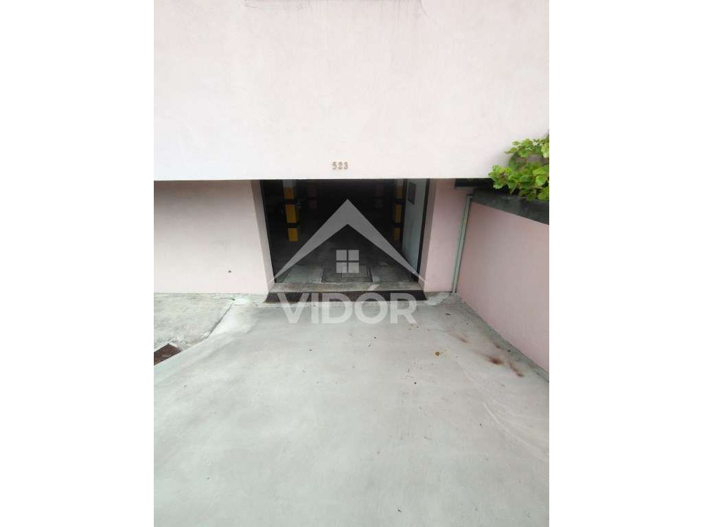 Garagem Fechada Montes Burgos - Grande imagem: 3/6
