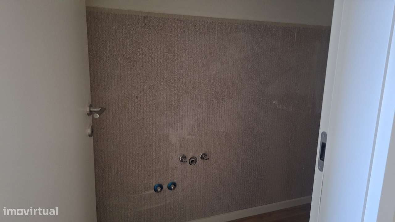 Apartamento T3 | 3 Suítes Varandas |Vista Rio Douro | Porto 2 Carros-8