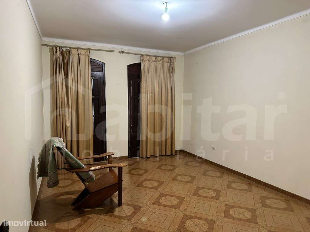 Moradia T3 no Centro Histórico de Benavente-11