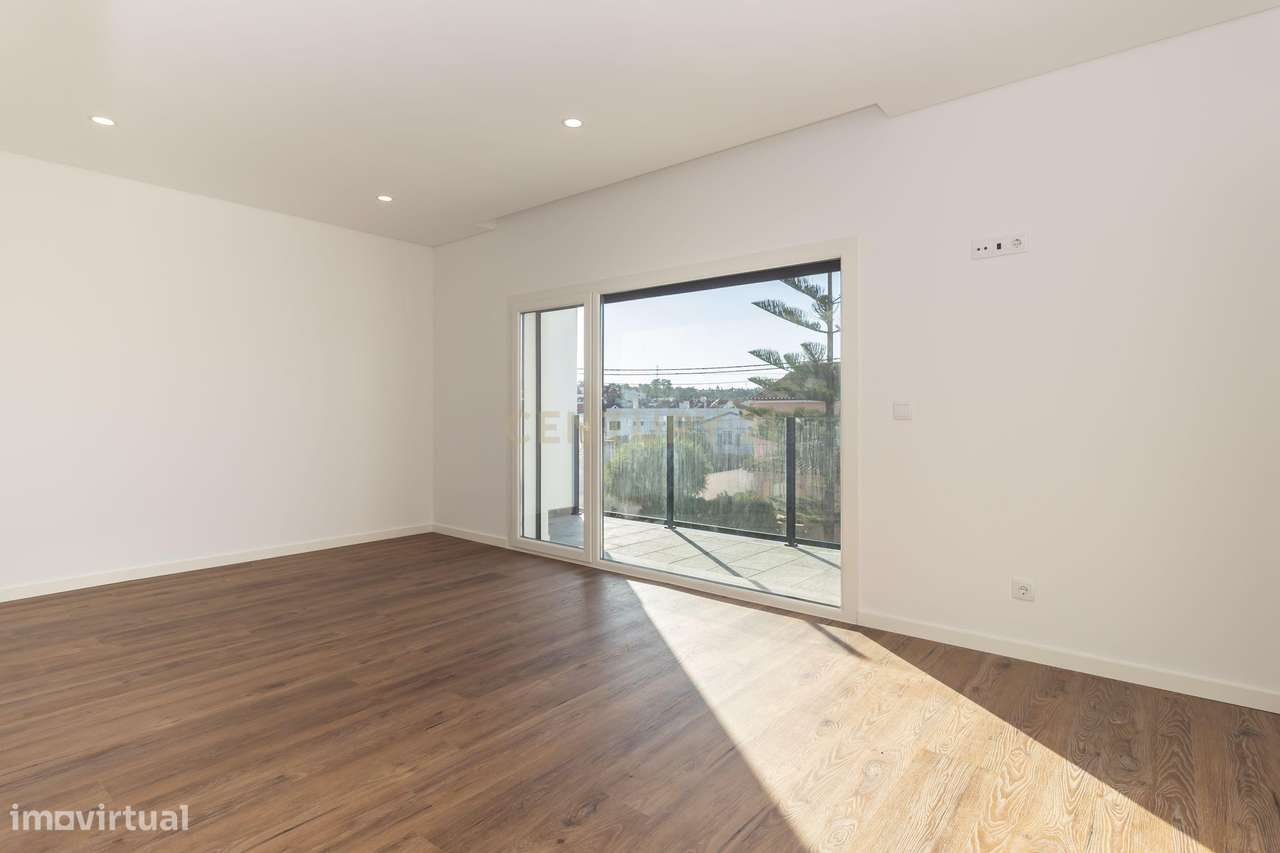 Moradia Nova T4 com piscina e garagem - Sobreda - Charneca de Caparica-51