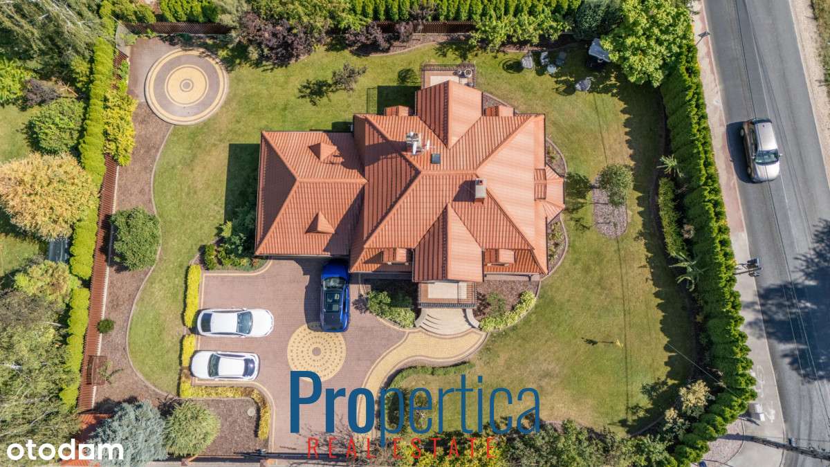 Funkcjonalny dom na dużej działce !-19