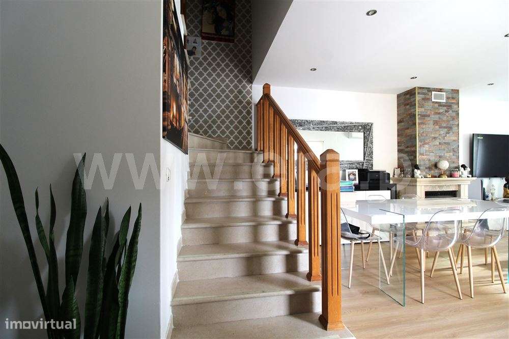 Moradia em Banda V2+1, Venda-12