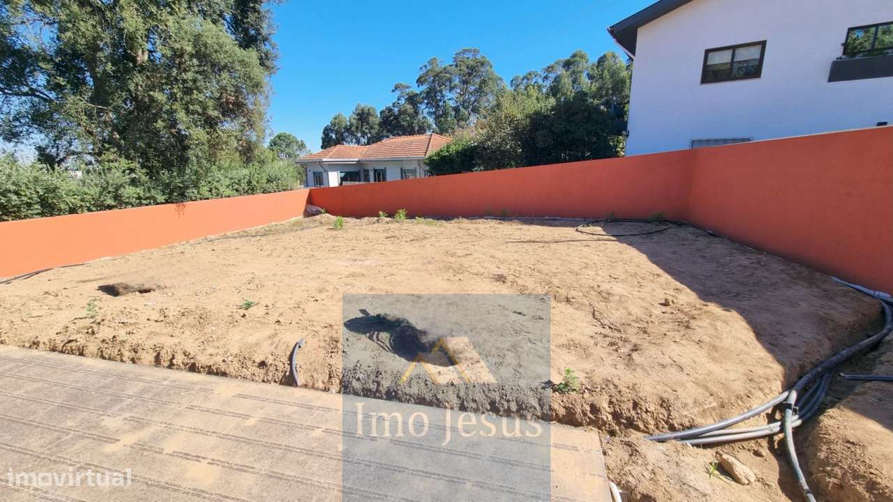 Moradia Terrea T3+1 em Vila Nova de Gaia-8