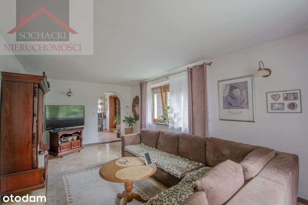 Duży dom w spokojnej okolicy-6