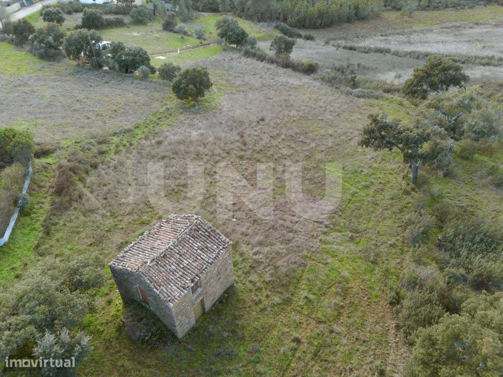 Terreno Rústico com 3720m2 - Grande imagem: 2/8