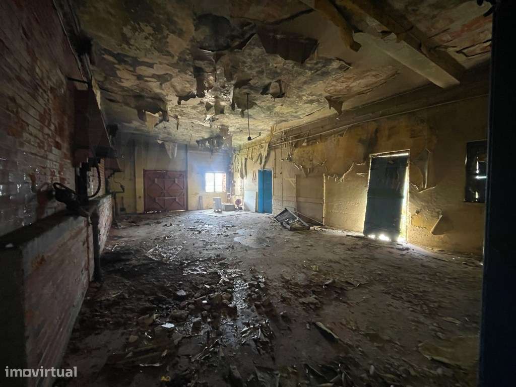 Moradia com Antiga padaria-32