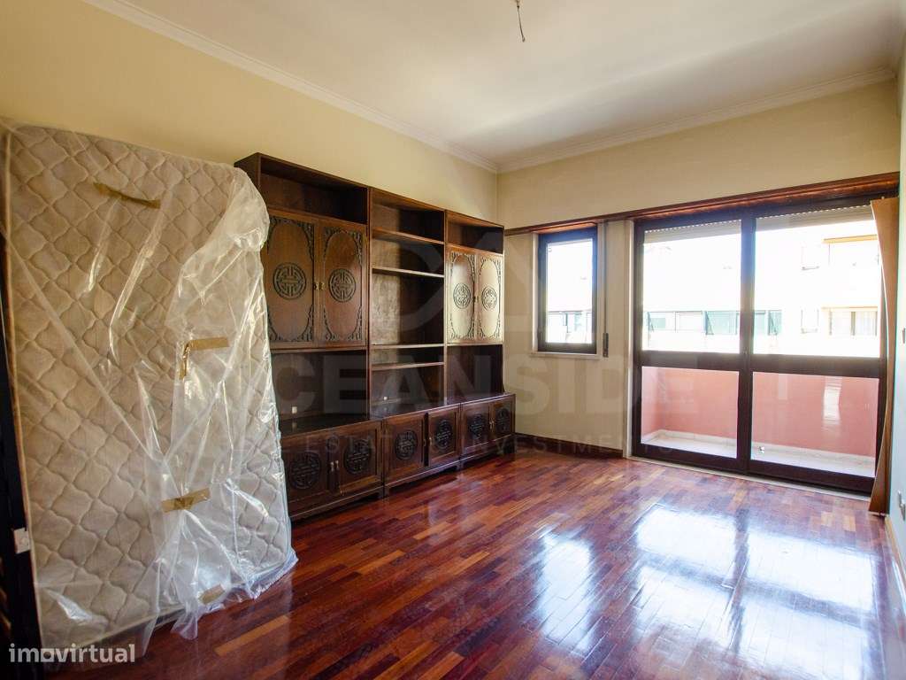 T3 com garagem para 2 carros, em Telheiras-27