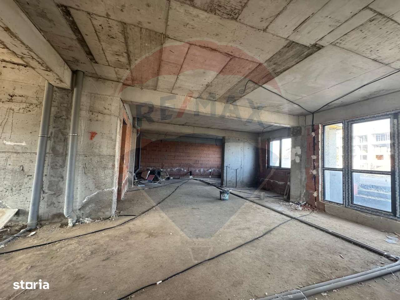 Inchiriere spațiu comercial versatil – Militari Residence - Imagine principală: 5/10