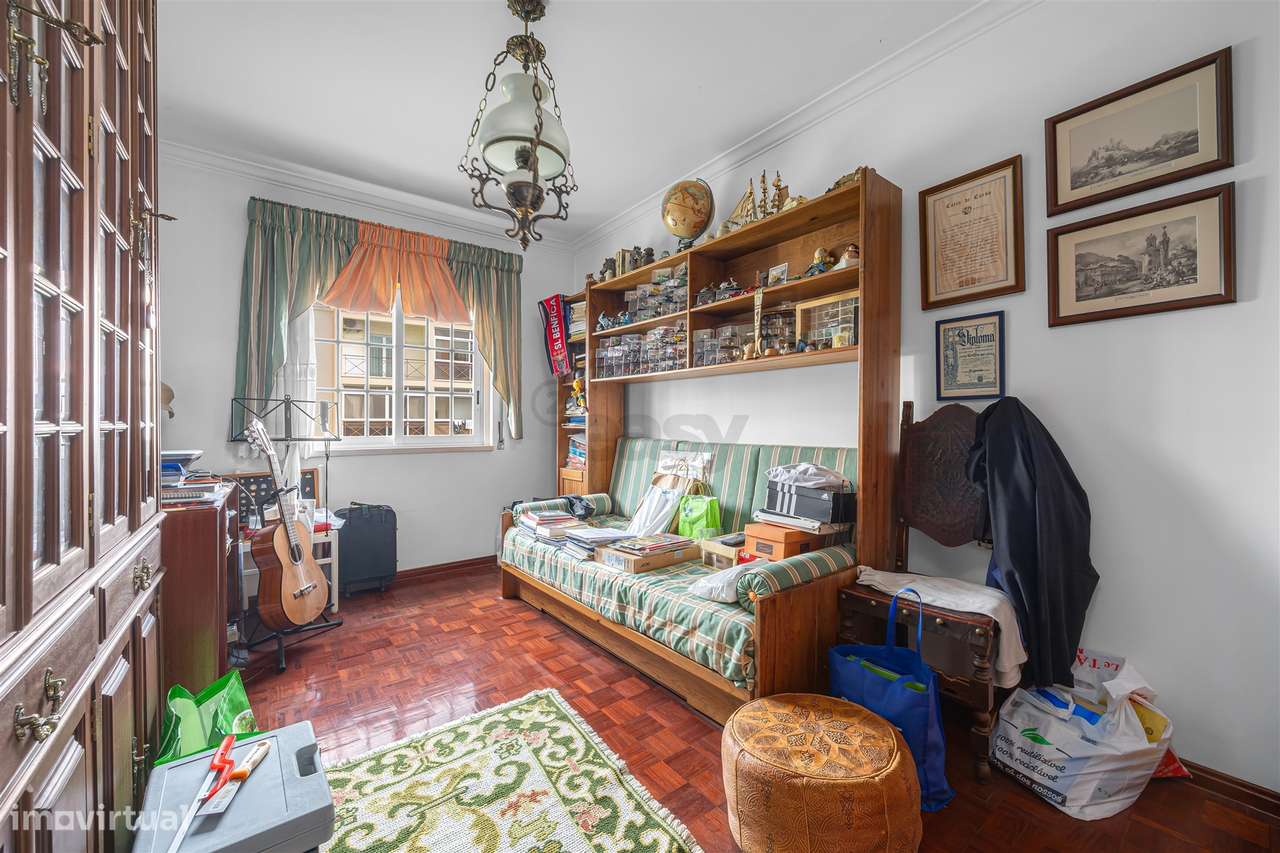 Apartamento T3 com 2 wc grande arrecadação e garagem Box (fração autón-11