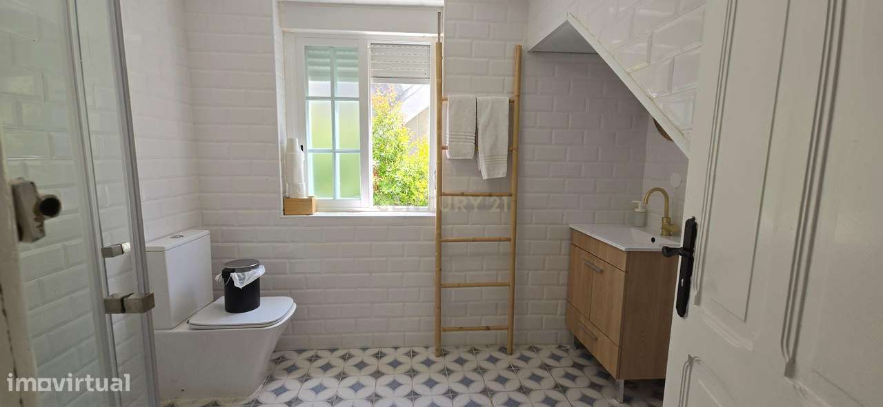 Casa de Hostel Renovada na Costa da Caparica, Almada-12