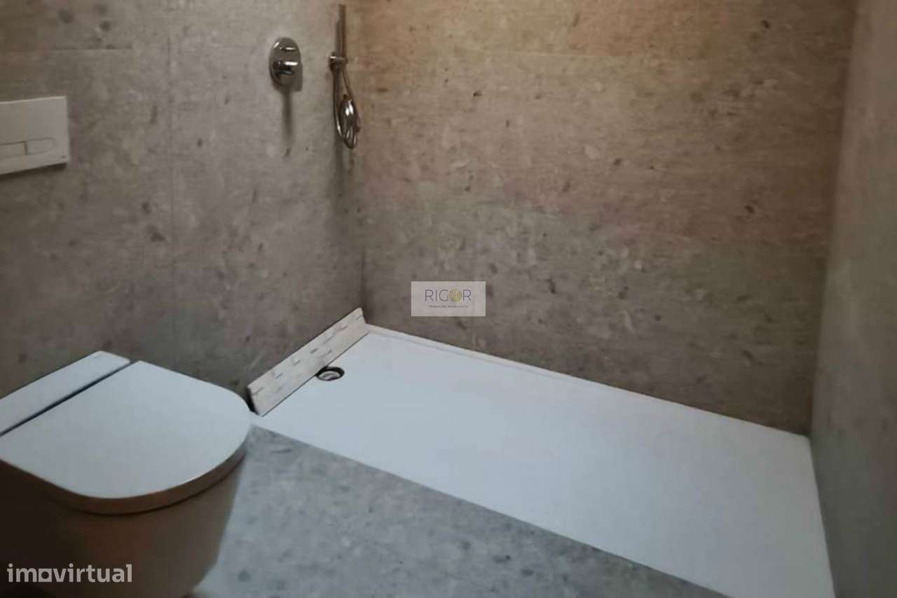 Apartamento T2+1 com varanda na sala a sul em Matosinhos-6