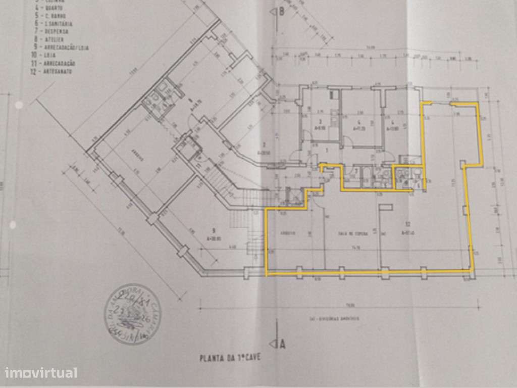 Espaço versátil com 125 m²: ideal para habitação ou serviços-17