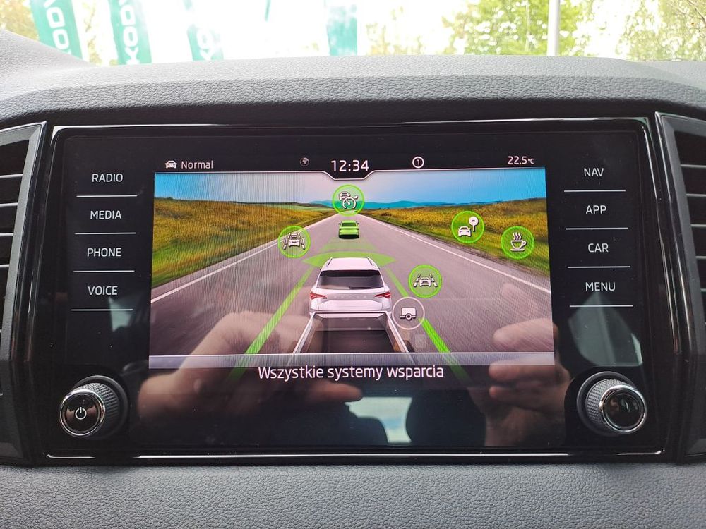 SKODA KAROQ 2.0 TSI 190KM DSG 4x4 SPORTLINE, fabryczny hak, od ręki