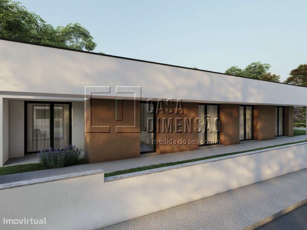 Moradia Térrea isolada de Arquitectura Moderna de tipologia T4 na z...-11