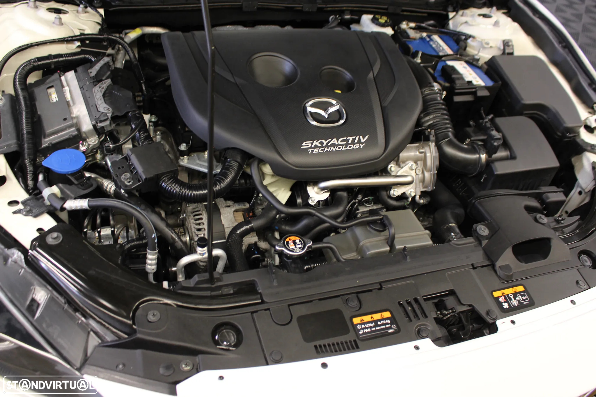 Mazda 3 1.5 Sky-D Excellence Navi - 38