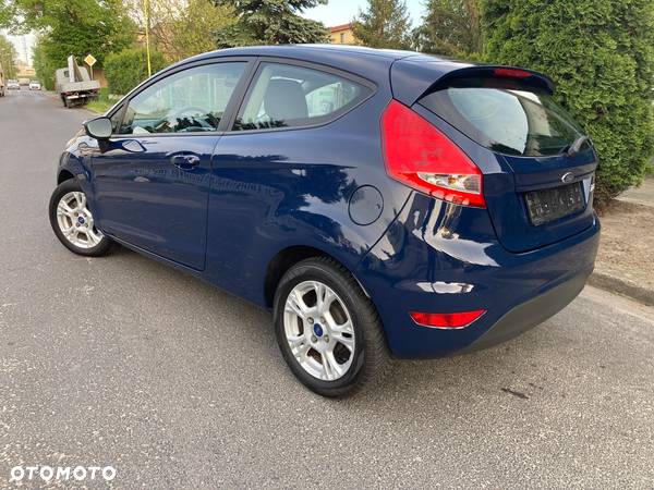 Ford Fiesta 1.25 Ambiente - 2