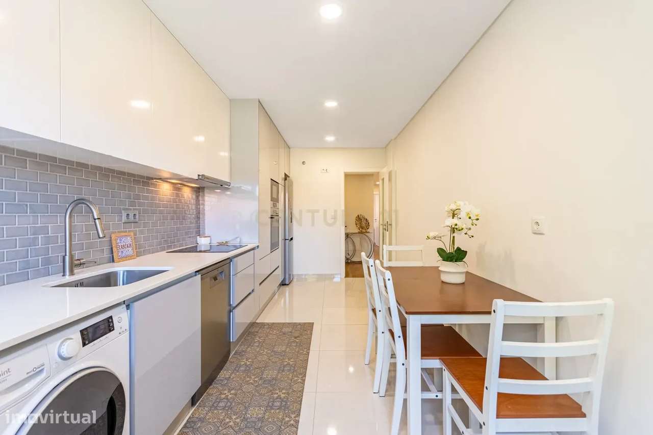 T3 Totalmente Renovado no Estoril – Conforto, Modernidade e Qualidade-21