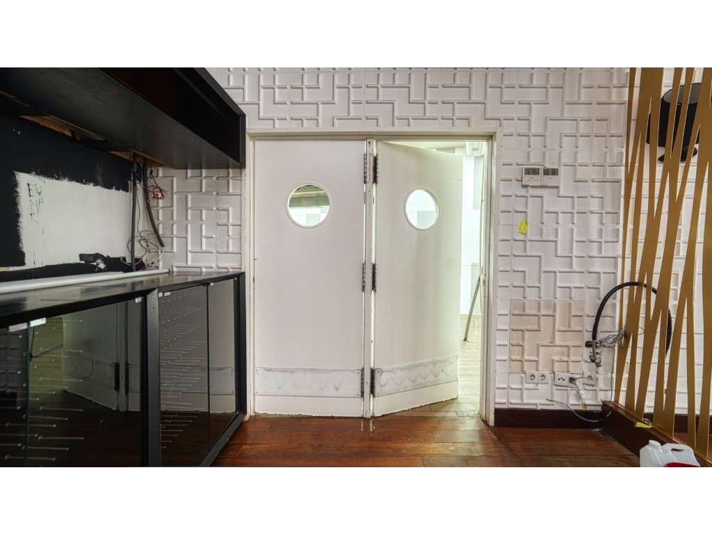 Loja no Centro de Lisboa | 265 m² | Sem Trespasse-6