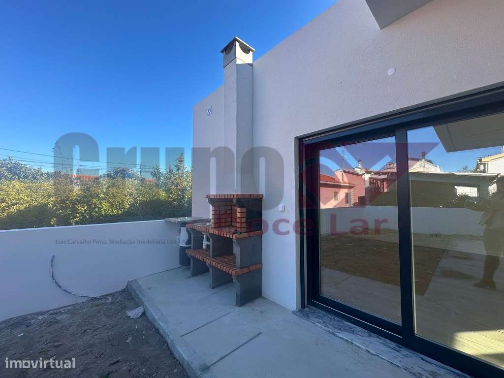 Moradia Isolada Térrea V4 em Construção - Quinta do Anjo-9