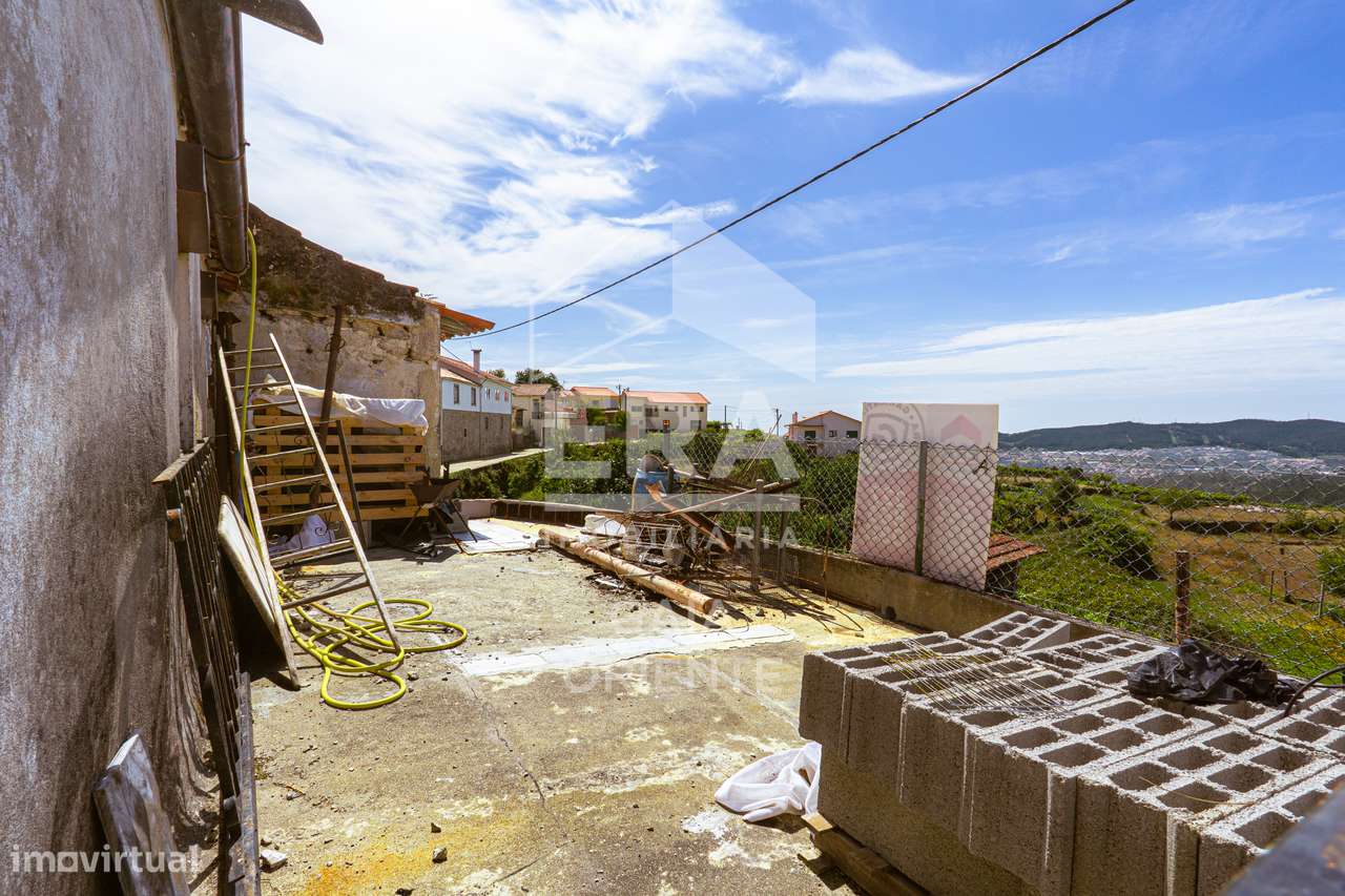 Moradia T2 para reabilitar em Roge-10