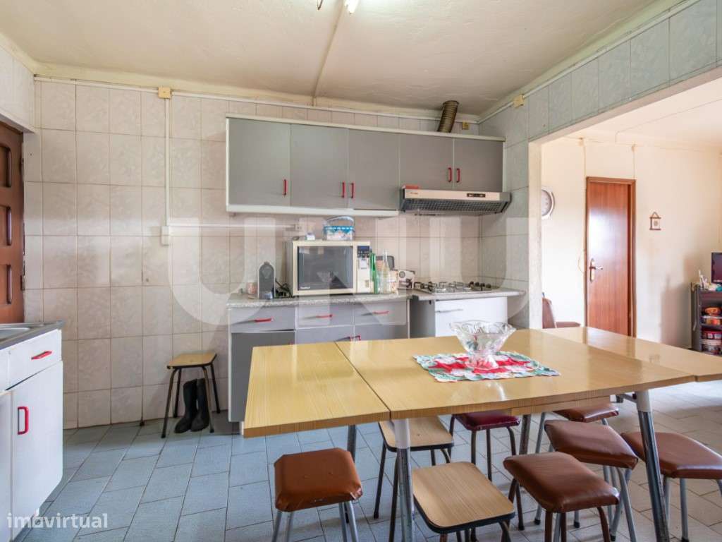 Quinta T2 com Habitação, Infraestruturas Agrícolas e Terreno com Vi...-18