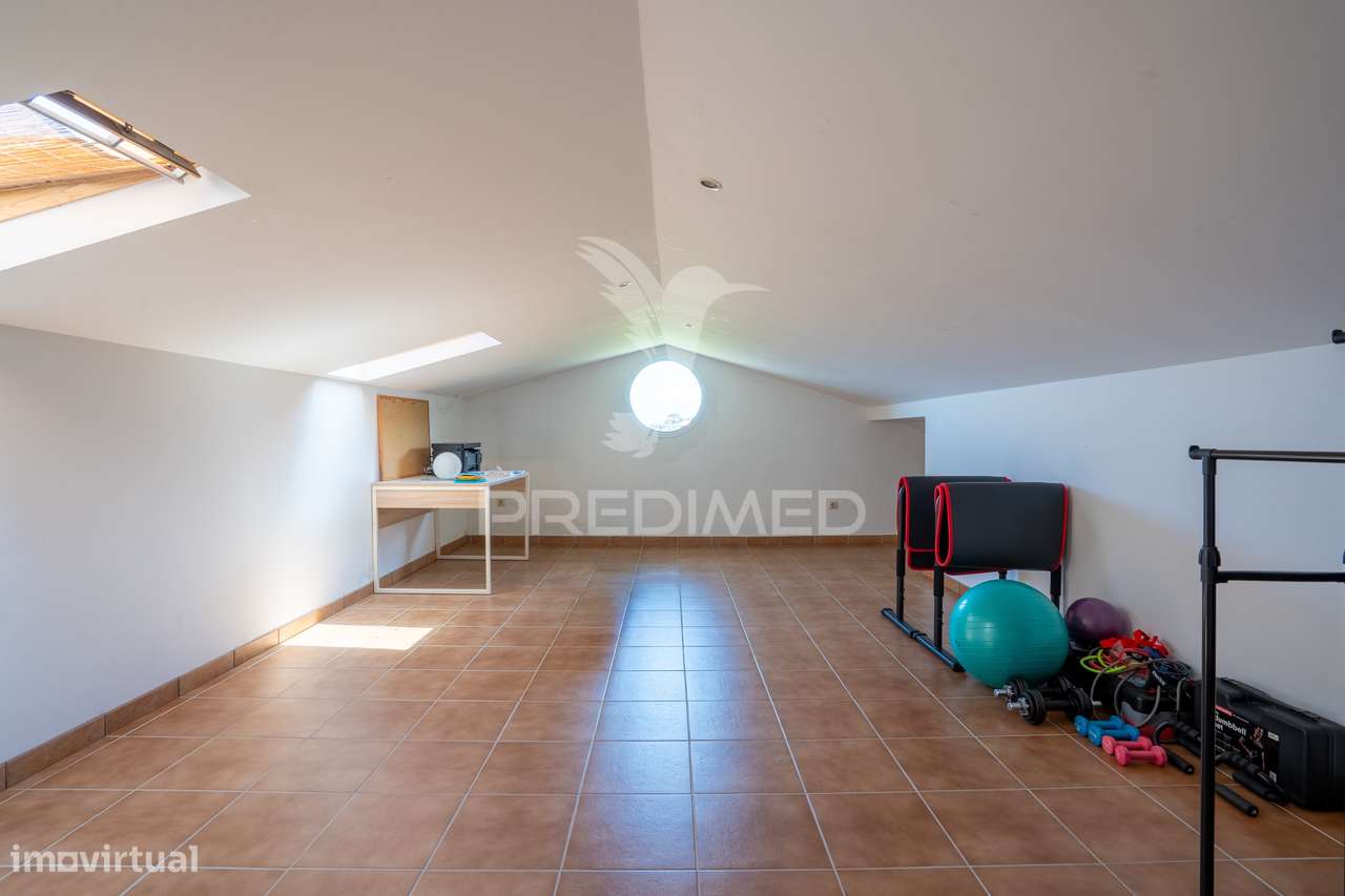 APARTAMENTO T2 + Sótão, No CANIÇO BAIXO-13