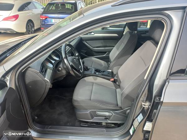 VW Passat Variant 1.6 TDI Trendline - 21