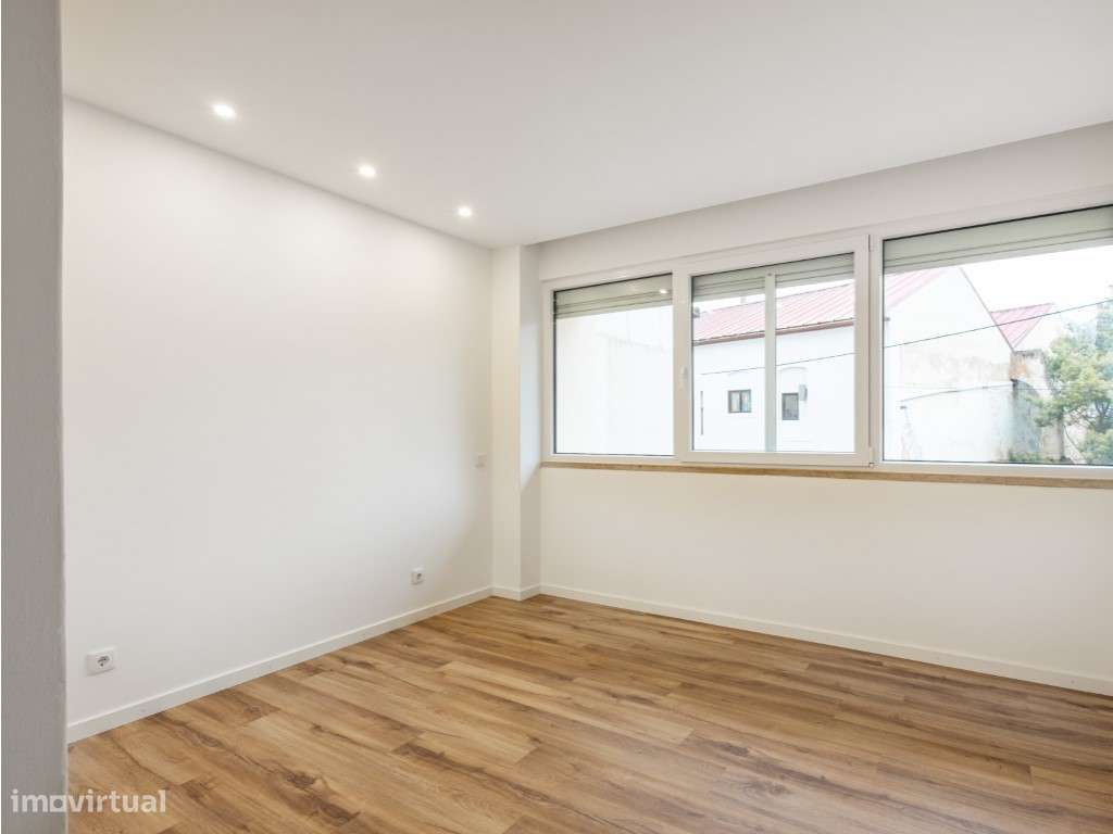 Apartamento T2 na Marginal - Primeira Linha, Figueira da Foz - Tota...-10