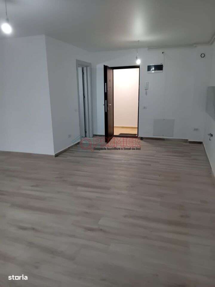 Sector 4 - Metrou Aparatorii Partriei - Garsoniera - disponibila - Imagine principală: 3/7