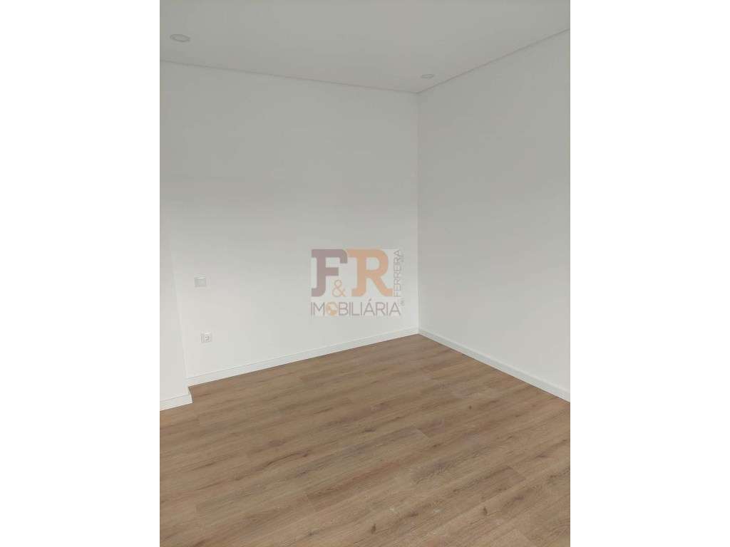 Moradias Geminada DuplexT3 com Pérgola. Pinhal do General. Fernão F...-35