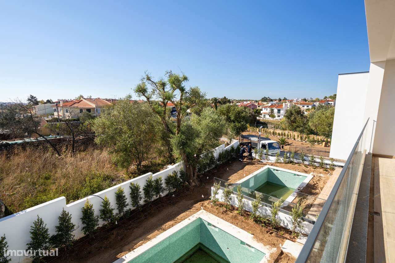 Moradia T4 com piscina privativa em Manique - Grande imagem: 3/60