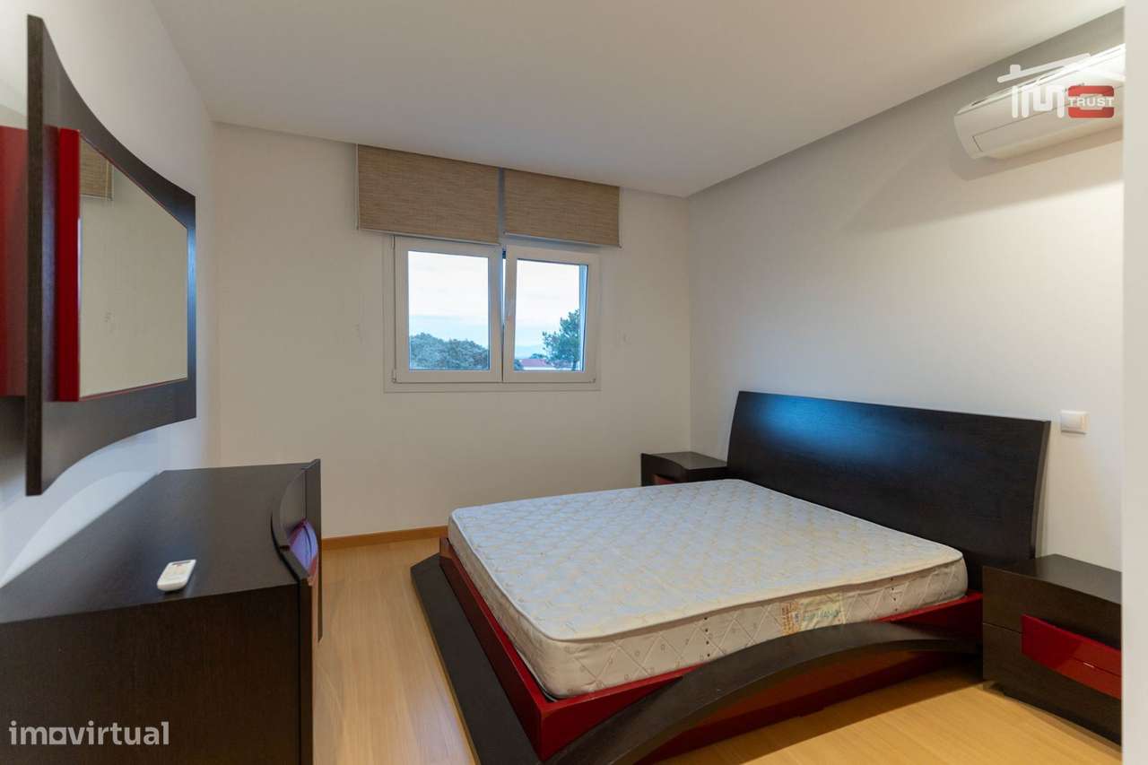 APARTAMENTO T2 SEMI NOVO TOTALMENTE MOBILADO COM ELEVADOR E AR COND... - Grande imagem: 5/20