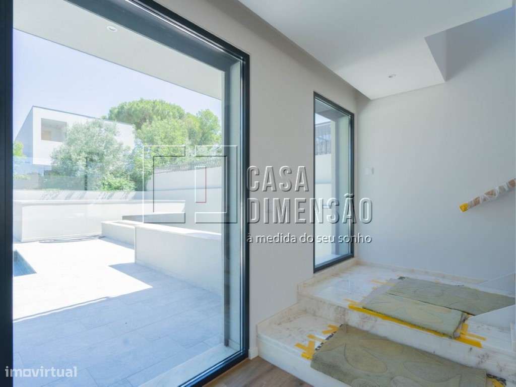 Moradia de Arquitectura Moderna de tipologia T3+1 em Oeiras com Pis...-23