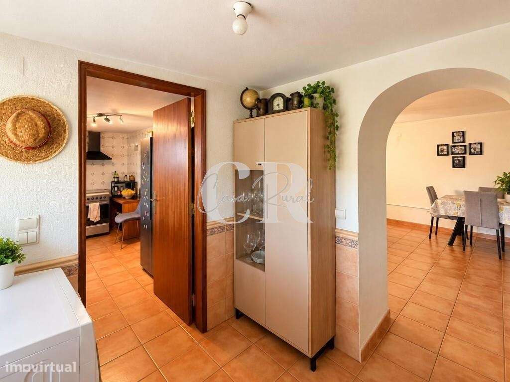 Moradia em pedra com 4 quartos, logradouro e terreno agrícola-12