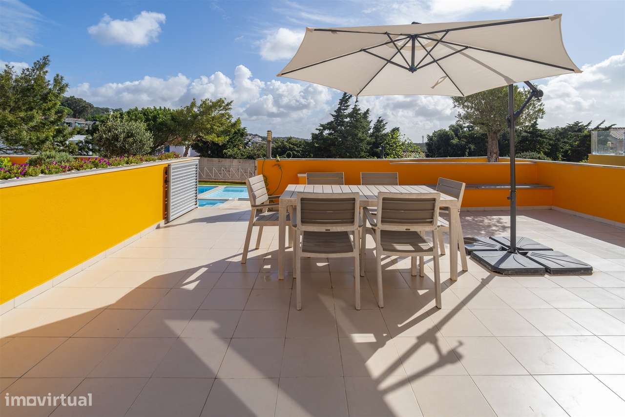 MORADIA T3+1  EM CONDOMÍNIO FECHADO NA MALVEIRA DA SERRA - Grande imagem: 5/60